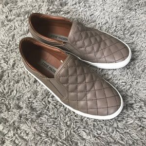 Steve Madden Slip On’s